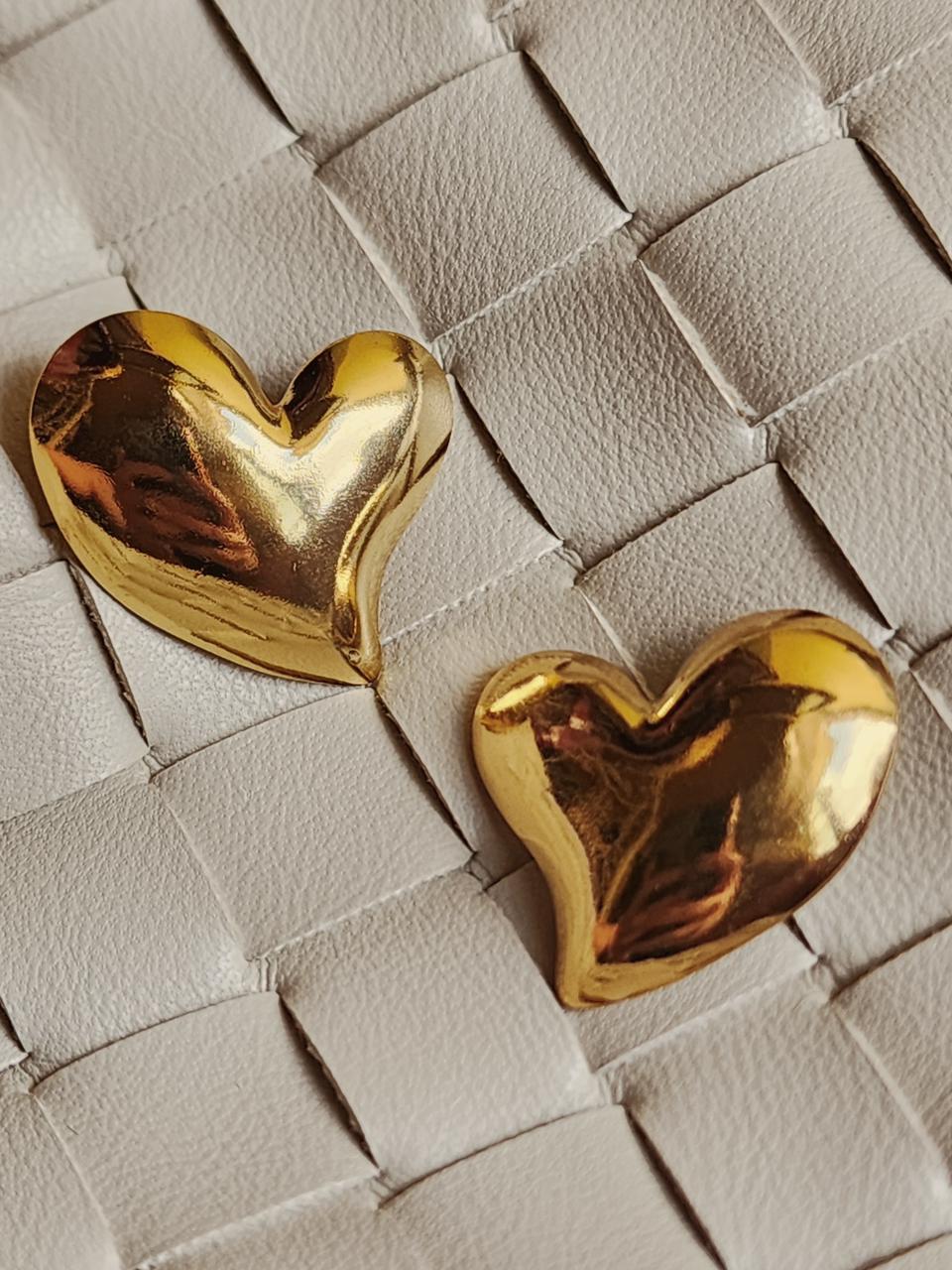 ARETES CORAZON DORADOS