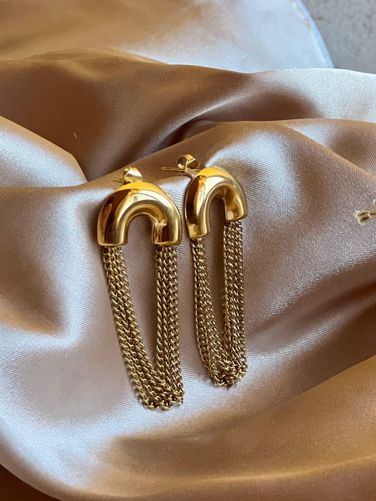 ARETES MONA