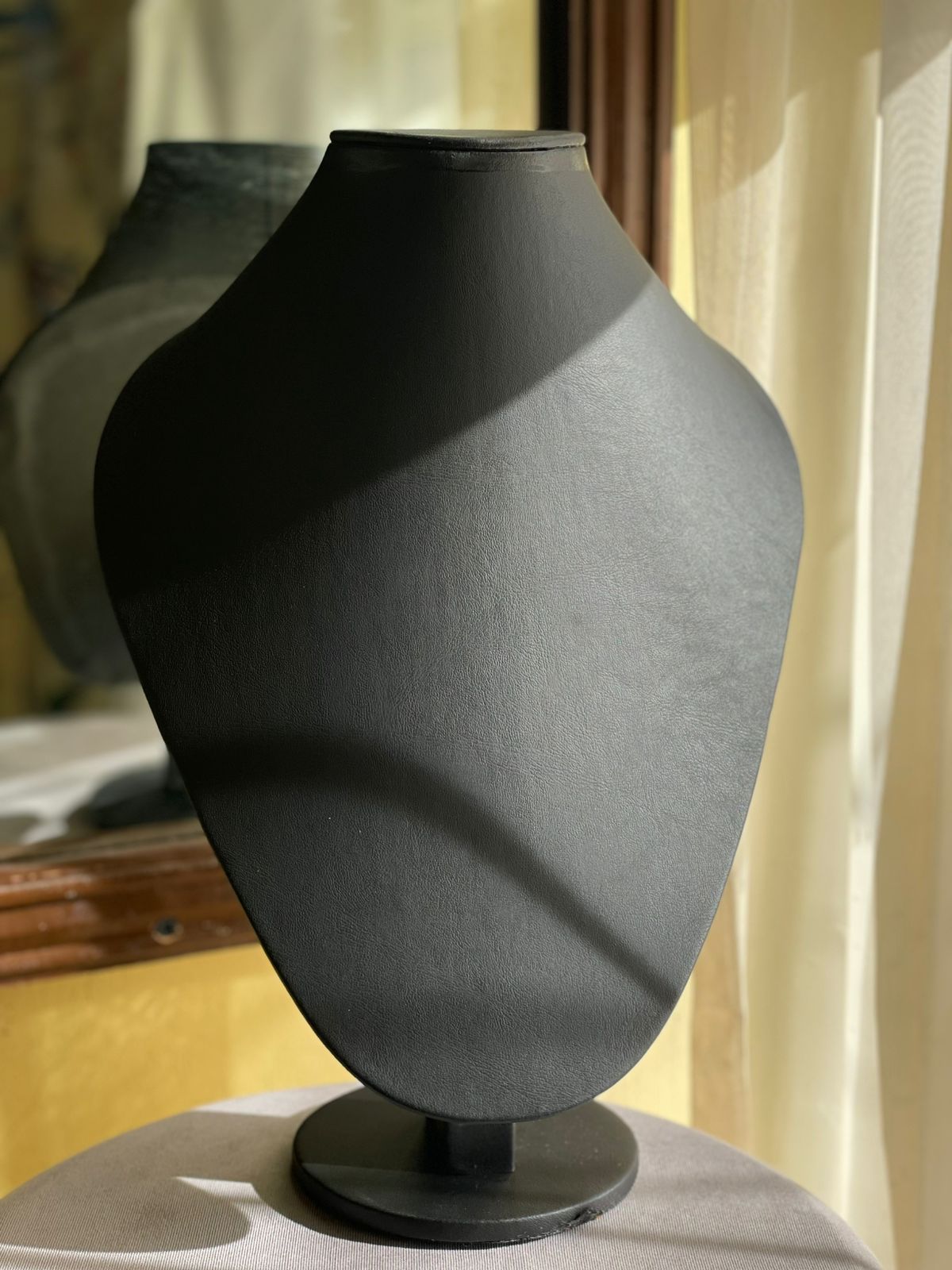 CUELLO GRANDE NEGRO