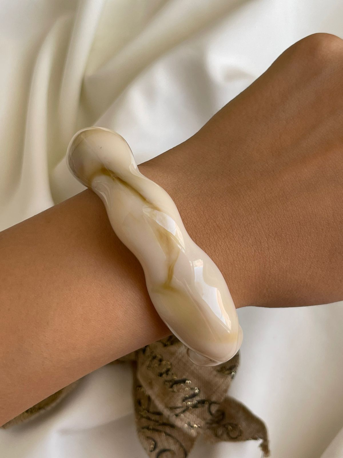 PULSERA NUBE ACRILICO