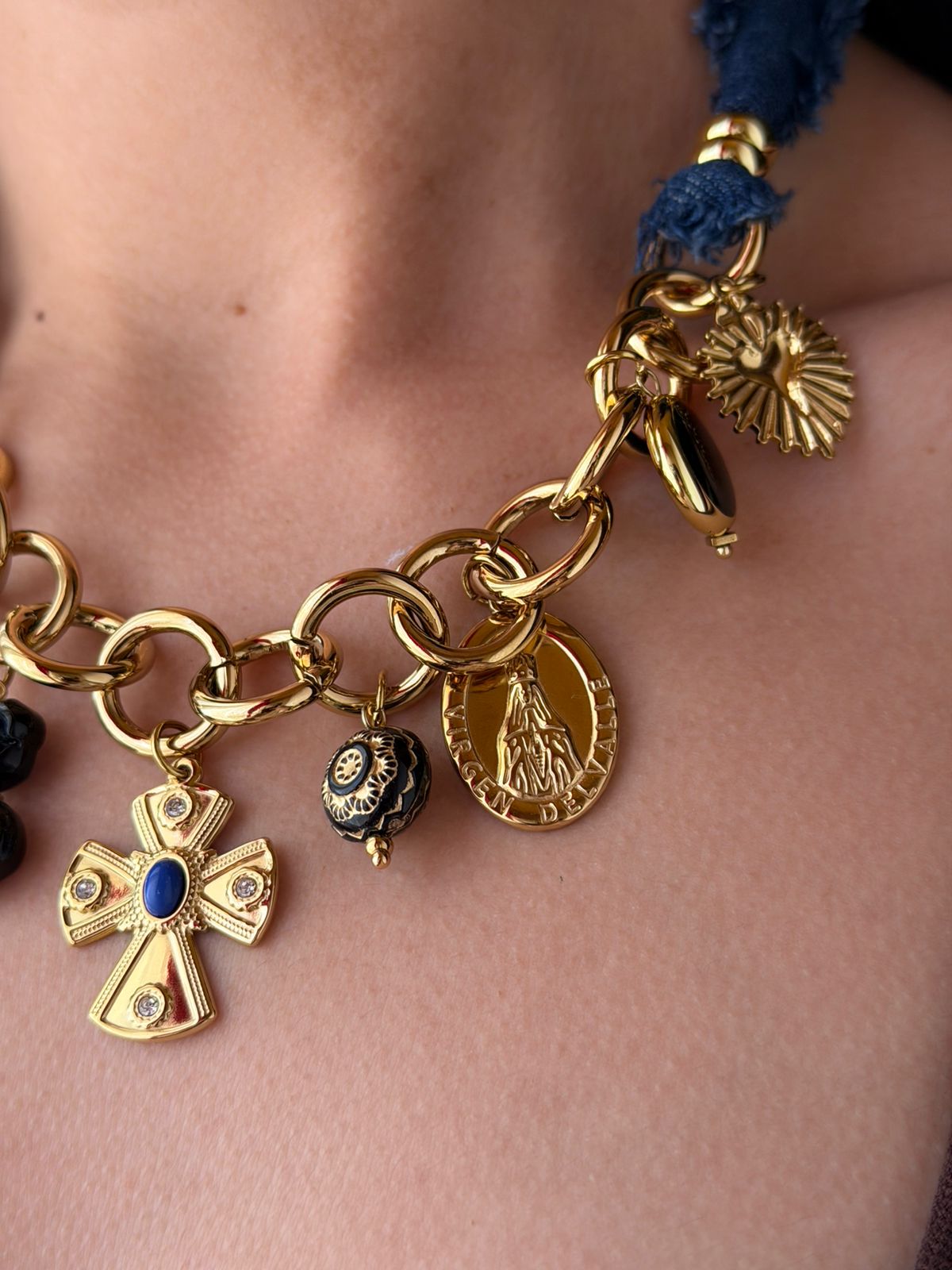 COLLAR VIRGEN DEL VALLE