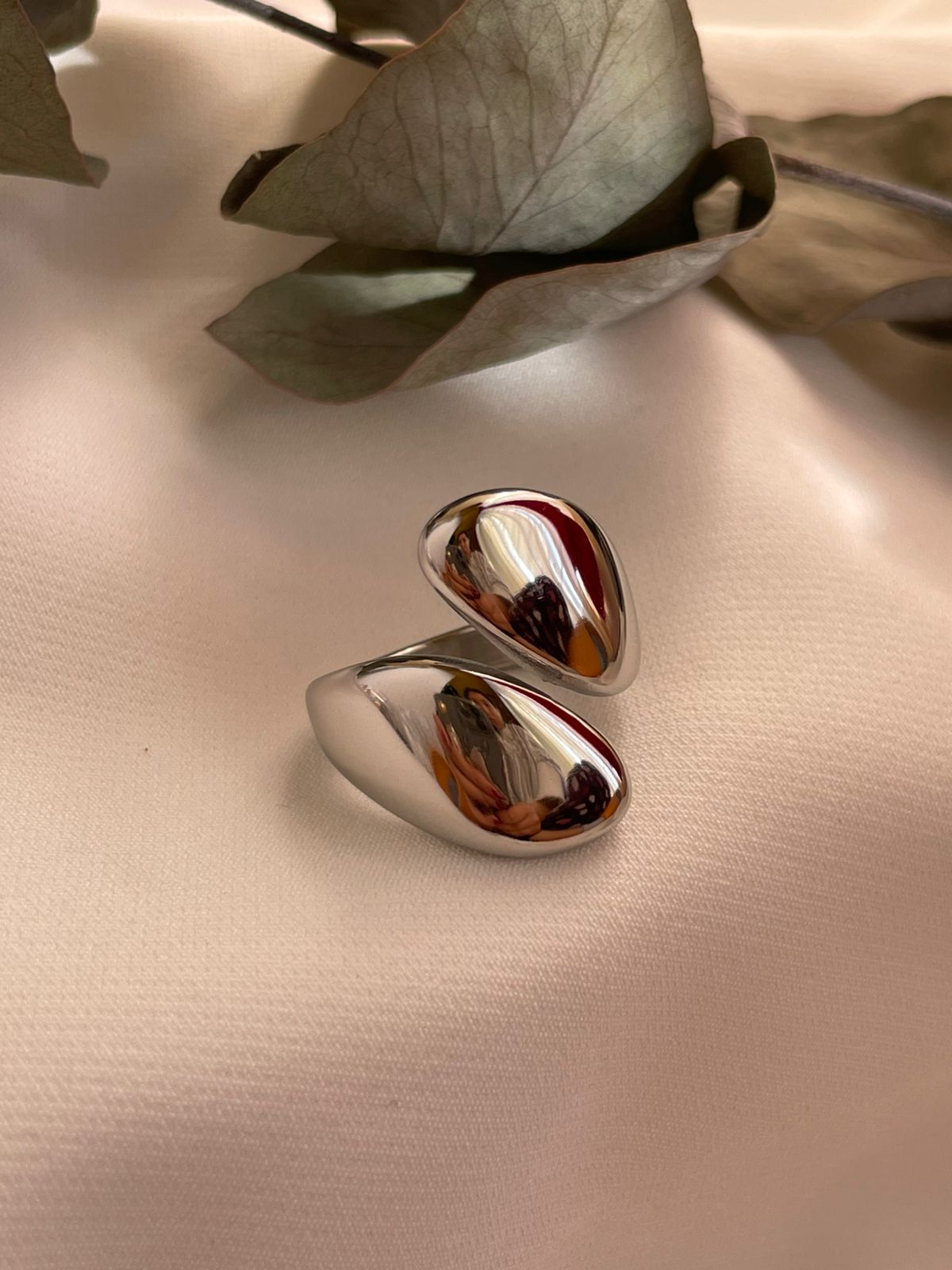 ANILLO ESMERALDA PLATA