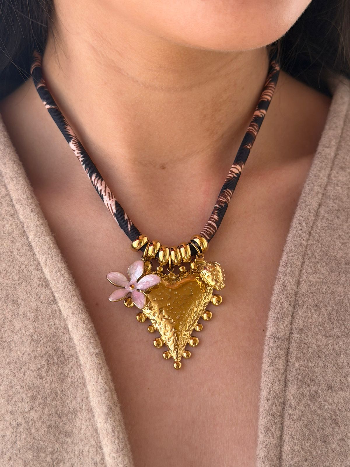 COLLAR CORAZON SAKURA