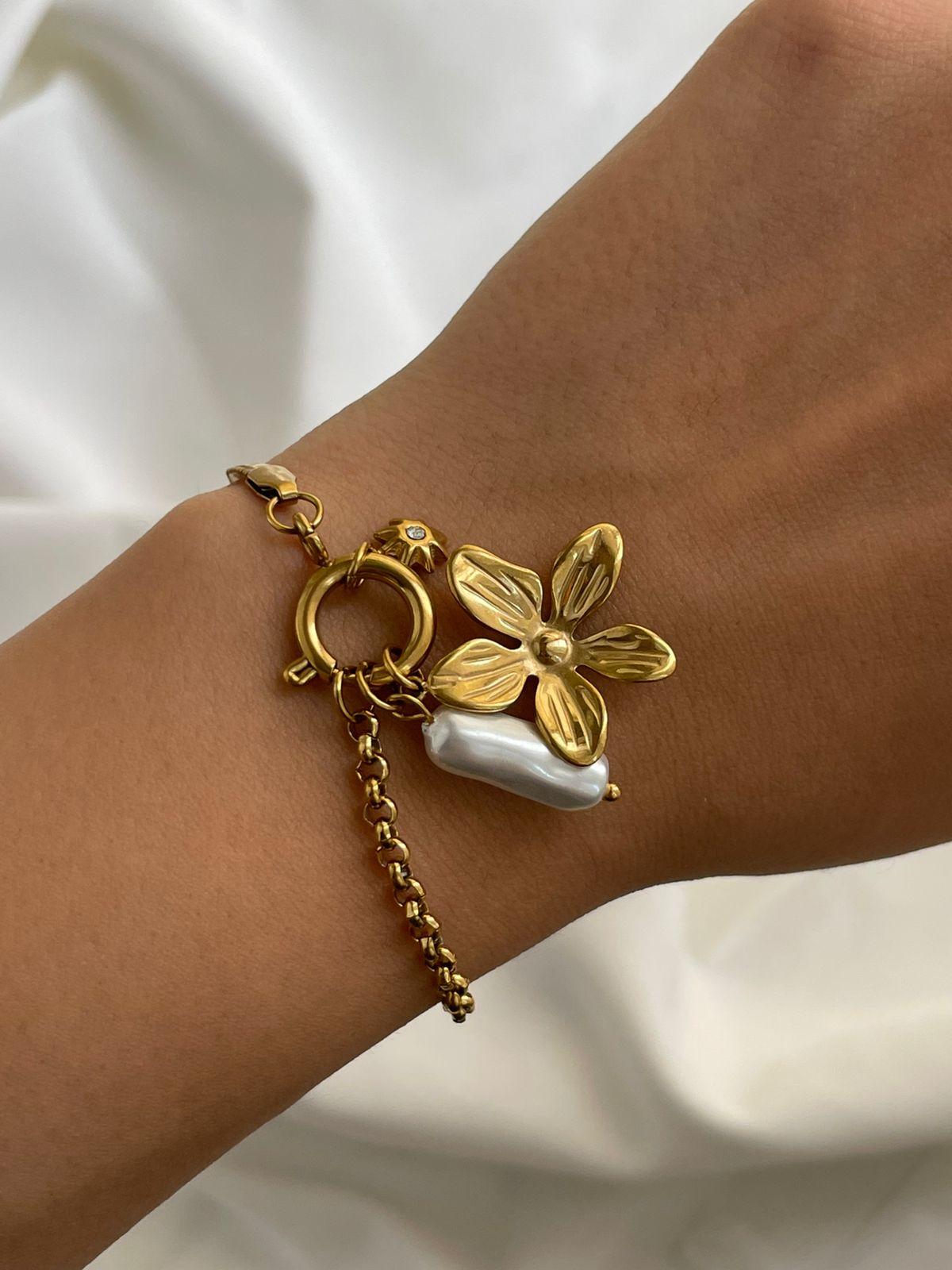 PULSERA SAKURA
