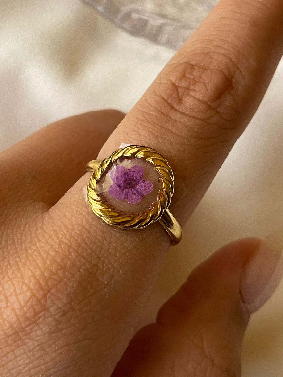 ANILLO FLOR ENCAPSULADA LILA
