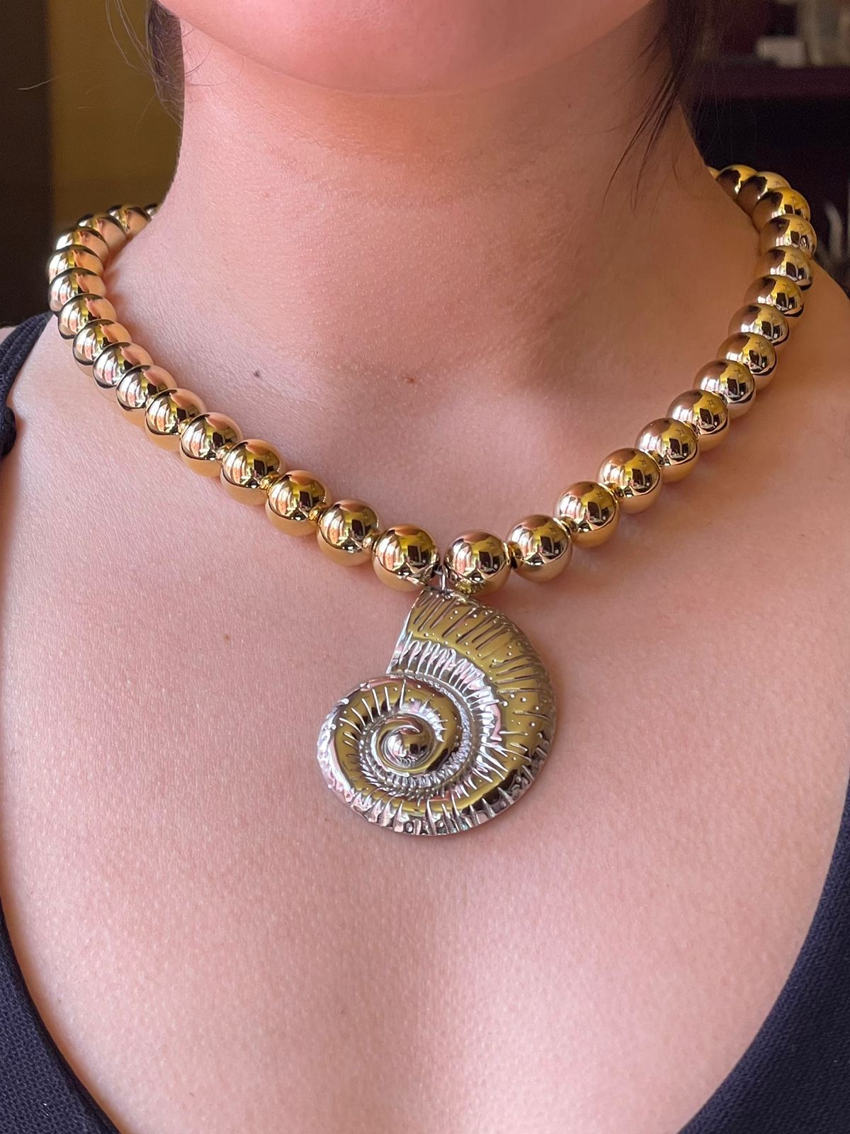COLLAR CUENCAS DORADO CARACOL